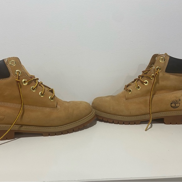 Boys Timberland Boots - Picture 2 of 2